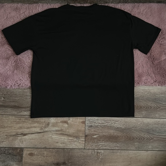 •Black oversized tee - Picture 2 of 2